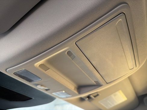 Used 2025 Ford Escape Platinum w/ Premium Technology Package image 32