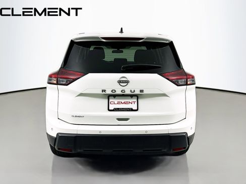 Used 2024 Nissan Rogue S image 7