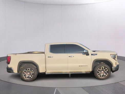 Used 2023 GMC Sierra 1500 SLT w/ SLT Premium Package AWD/4WD image 8