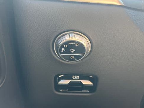 Used 2026 Mercedes-Benz GLC 300 image 27