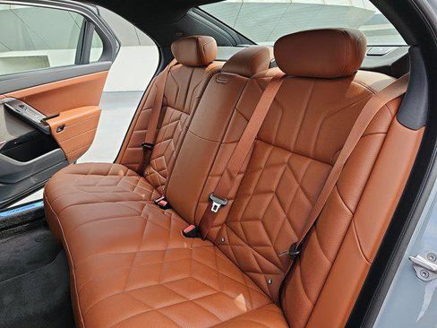 New 2026 BMW 750e xDrive w/ Executive Package image 14