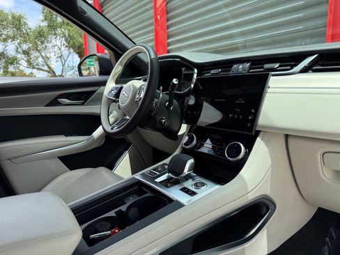 Used 2026 Jaguar F-PACE R-Dynamic S AWD/4WD image 21