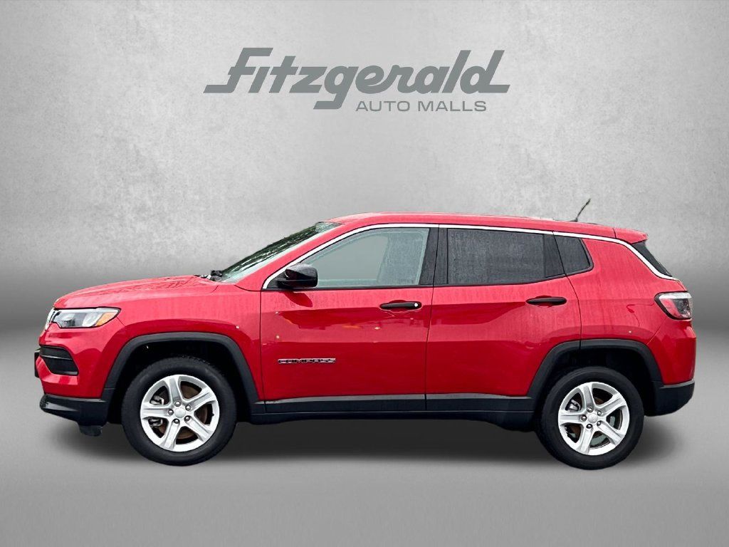 Used 2023 Jeep Compass Sport AWD/4WD image 5