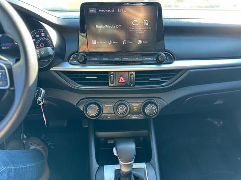 Used 2022 Kia Forte FE image 27