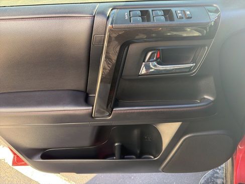 Used 2021 Toyota 4Runner Venture w/ Moonroof Package image 27