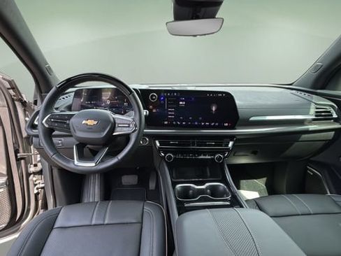 Used 2026 Chevrolet Traverse High Country FWD image 16