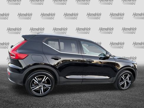 Certified 2025 Volvo XC40 B5 Core image 11