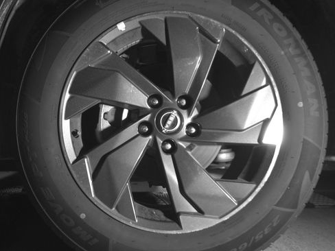 Used 2025 Nissan Rogue SV FWD image 12