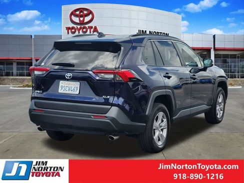 Used 2025 Toyota RAV4 XLE FWD image 5