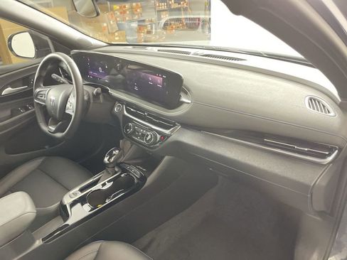 Used 2025 Buick Envista Sport Touring w/ Convenience II Package image 27