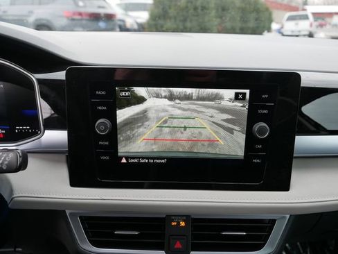 New 2026 Volkswagen Taos SE image 12