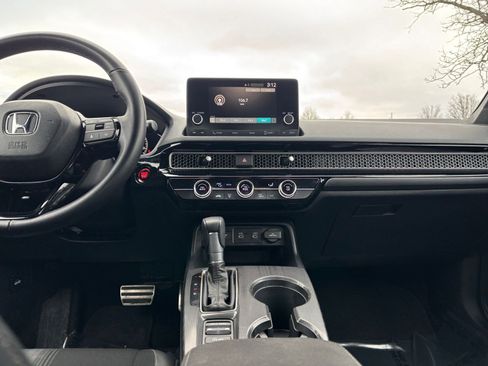 Used 2025 Honda Civic Sport image 18