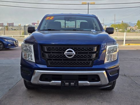 Used 2022 Nissan Titan SV image 5