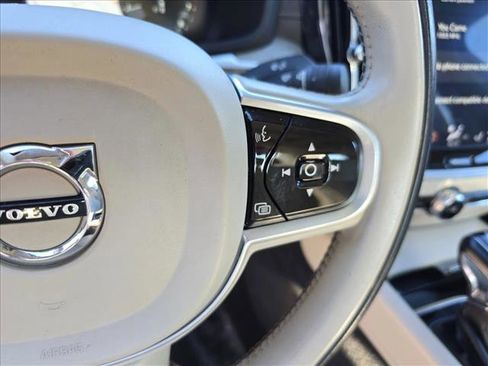 Used 2019 Volvo S60 T5 Inscription image 19