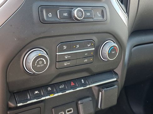 Certified 2022 Chevrolet Silverado 1500 Custom w/ LPO, Dark Essentials Package AWD/4WD image 15