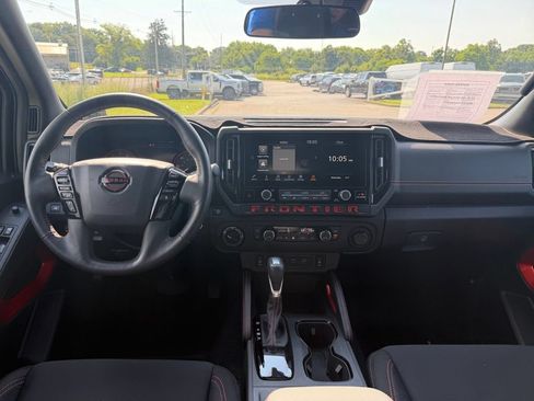 Used 2025 Nissan Frontier PRO-4X w/ Pro Convenience Package AWD/4WD image 6