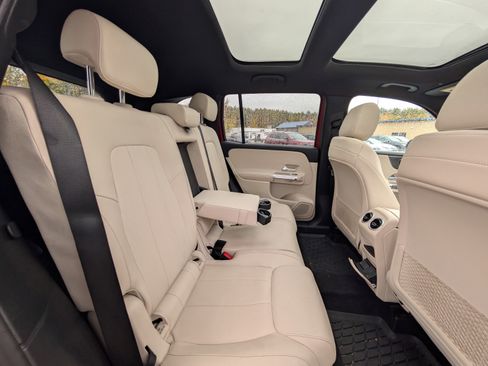 Used 2020 Mercedes-Benz GLB 250 4MATIC image 42