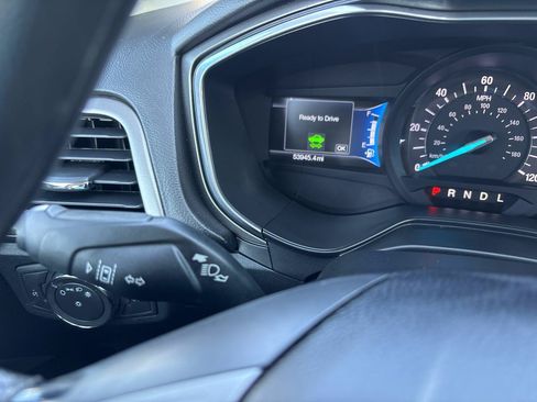 Used 2020 Ford Fusion SE FWD image 16