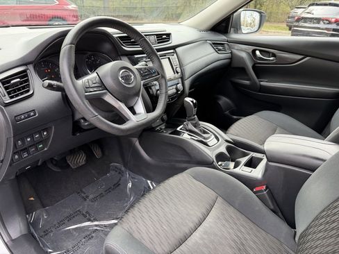 Used 2019 Nissan Rogue SV w/ Premium Package image 20