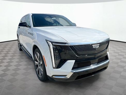 Used 2025 Cadillac Escalade IQ Luxury 2 w/ LPO, Premium Carpet Package AWD/4WD image 3