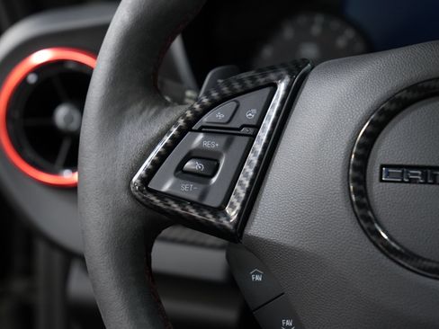 Used 2020 Chevrolet Camaro ZL1 RWD image 34