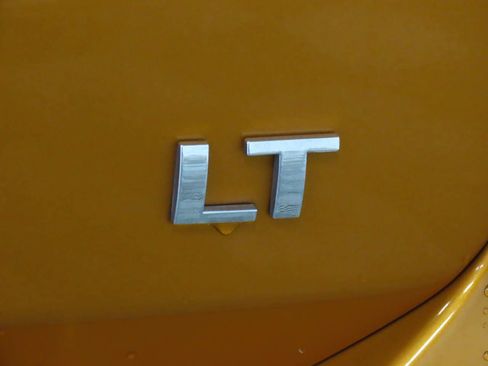 Used 2018 Chevrolet Equinox LT FWD image 6