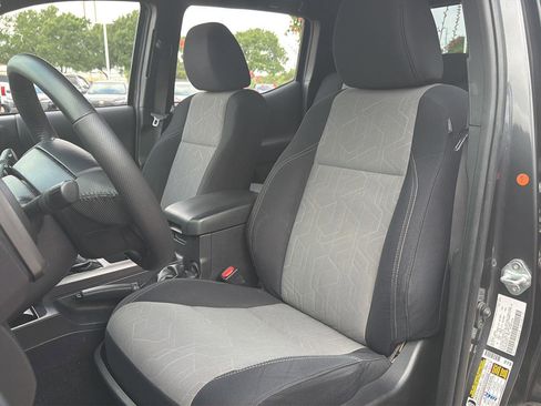 Used 2023 Toyota Tacoma TRD Off-Road AWD/4WD image 9