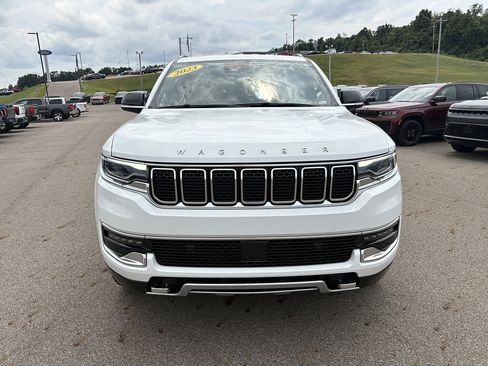 Used 2023 Jeep Wagoneer Series II w/ Rear Seat Video Group 1 AWD/4WD image 8