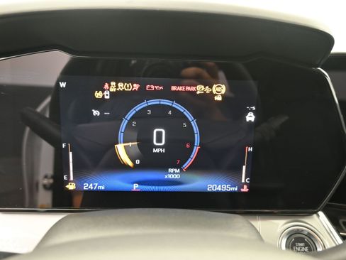 Used 2025 Chevrolet Trax LT w/ LT Convenience Package FWD image 14