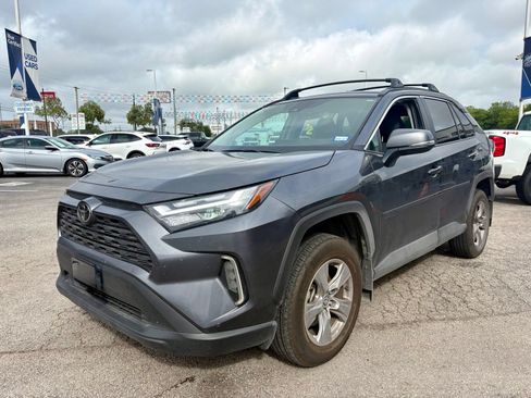 Used 2025 Toyota RAV4 XLE w/ Convenience Package FWD image 5
