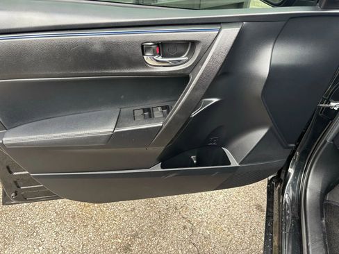 Used 2019 Toyota Corolla SE image 19