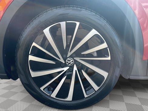 Used 2023 Volkswagen ID.4 Pro S Plus AWD/4WD image 9