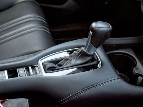 Used 2023 Honda HR-V EX-L image 9