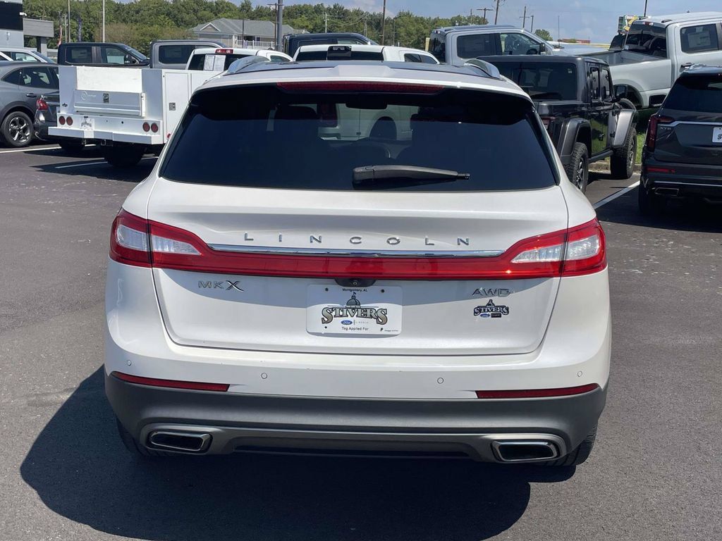 Used 2016 Lincoln MKX Reserve w/ Technology Package AWD/4WD image 4
