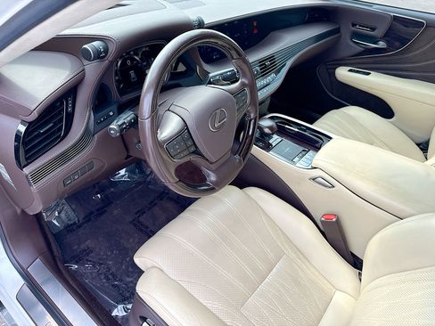 Used 2018 Lexus LS 500 w/ Luxury Package RWD image 26
