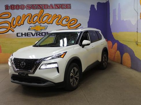 Used 2021 Nissan Rogue SV AWD/4WD image 2