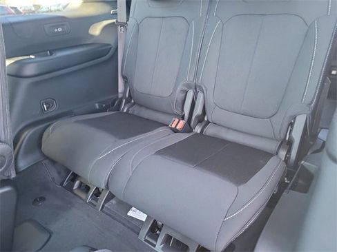 New 2025 Jeep Grand Cherokee L Laredo w/ Luxury Tech Group I image 25