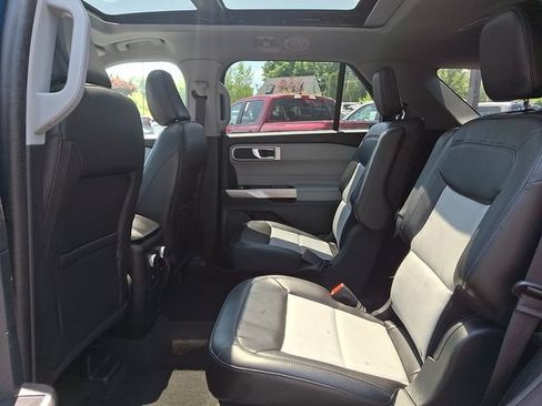 Used 2023 Ford Explorer XLT w/ Equipment Group 202A AWD/4WD image 12
