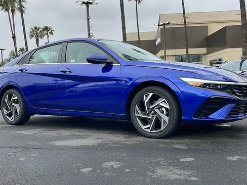 New 2025 Hyundai Elantra Limited image 1