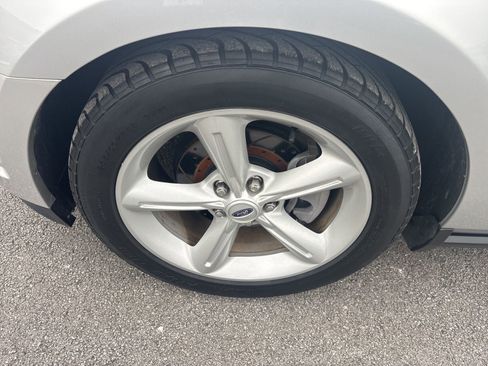 Used 2010 Ford Mustang GT image 10