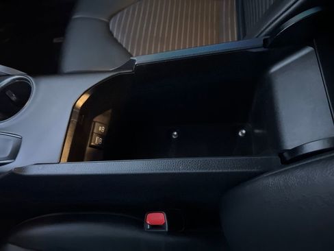 Used 2022 Toyota Camry SE image 28