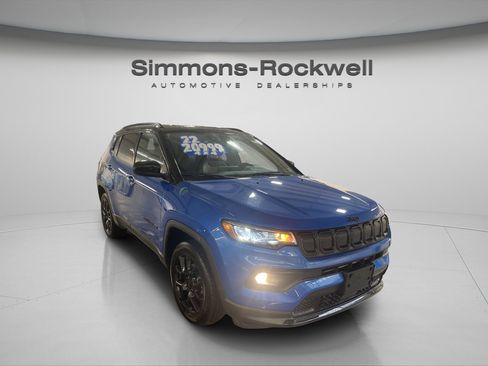 Used 2022 Jeep Compass Altitude w/ Convenience Group image 3