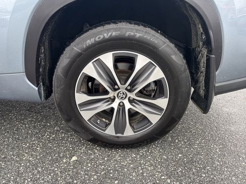 Used 2021 Toyota Highlander XLE image 33