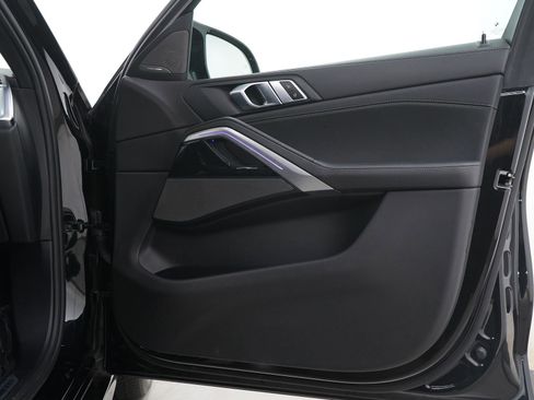 Used 2024 BMW X6 M60i AWD/4WD image 9