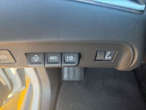 Used 2023 Buick Enclave Premium w/ Experience Buick Package image 8