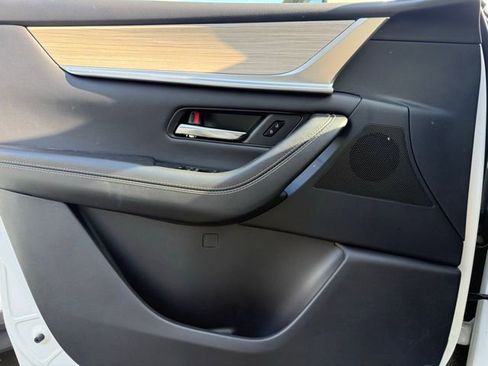 Used 2025 MAZDA CX-90 3.3 Turbo w/ Preferred Package image 12