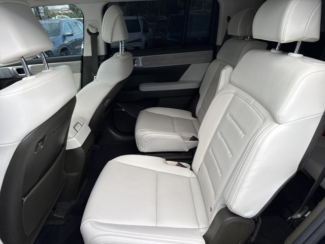 Used 2025 Hyundai Santa Fe Calligraphy AWD/4WD image 6