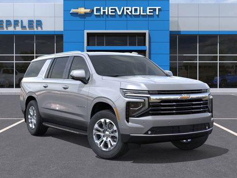 New 2026 Chevrolet Suburban LT image 7