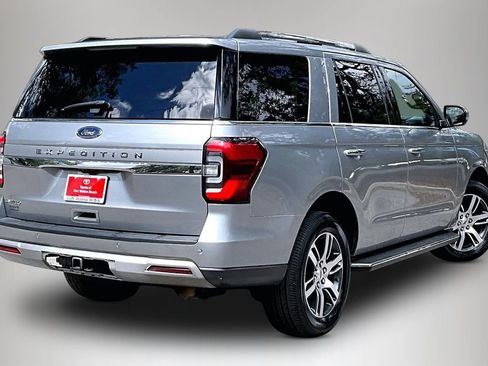 Used 2023 Ford Expedition Limited image 5
