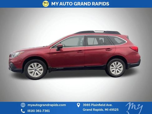 Used 2019 Subaru Outback 2.5i Premium image 2